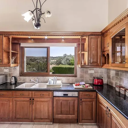 Meadowlands Villa Lachi