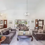 Villa Meadowlands