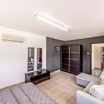 Meadowlands Villa *