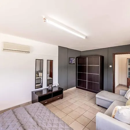 Meadowlands Villa *